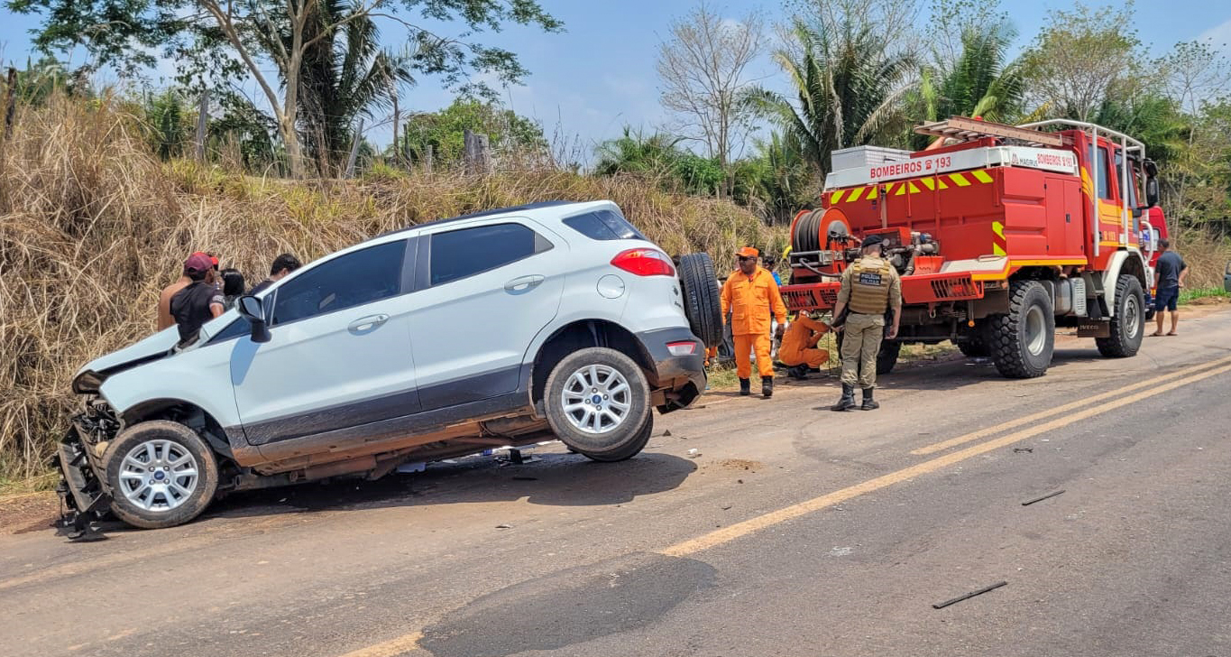 Ecosport atravessou a via após a colisão nas proximidades de Augustinópolis