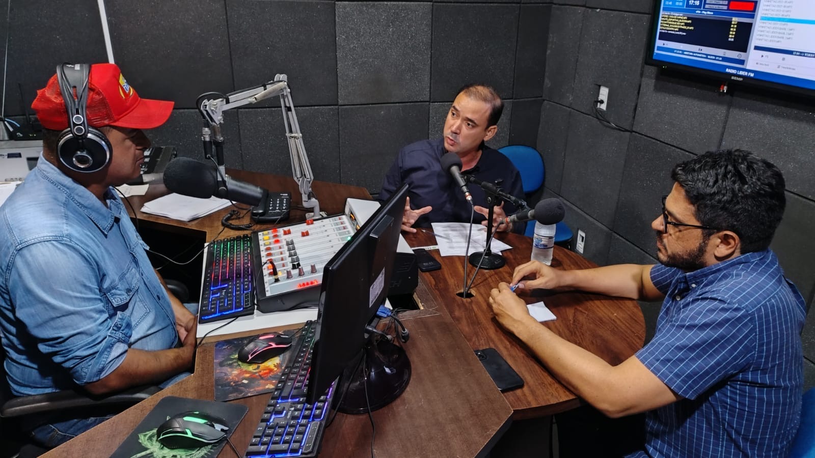 Vicentinho Jr. em entrevista a Rádio Líder FM