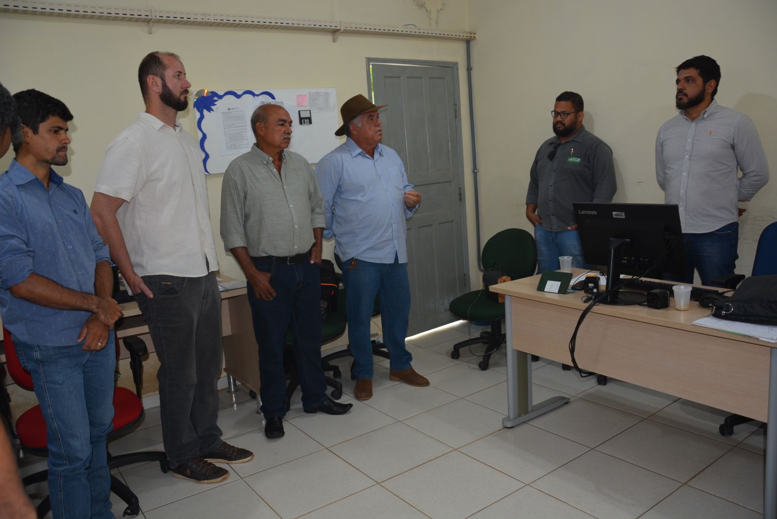 Segundo o presidente, a capacitação irá proporcionar melhores condições aos servidores do Ruraltins para atender as demandas do produtor e da agricultura familiar. Foto 4 - A capacitação abordou o conhecimento teórico e prático das matérias ambientais