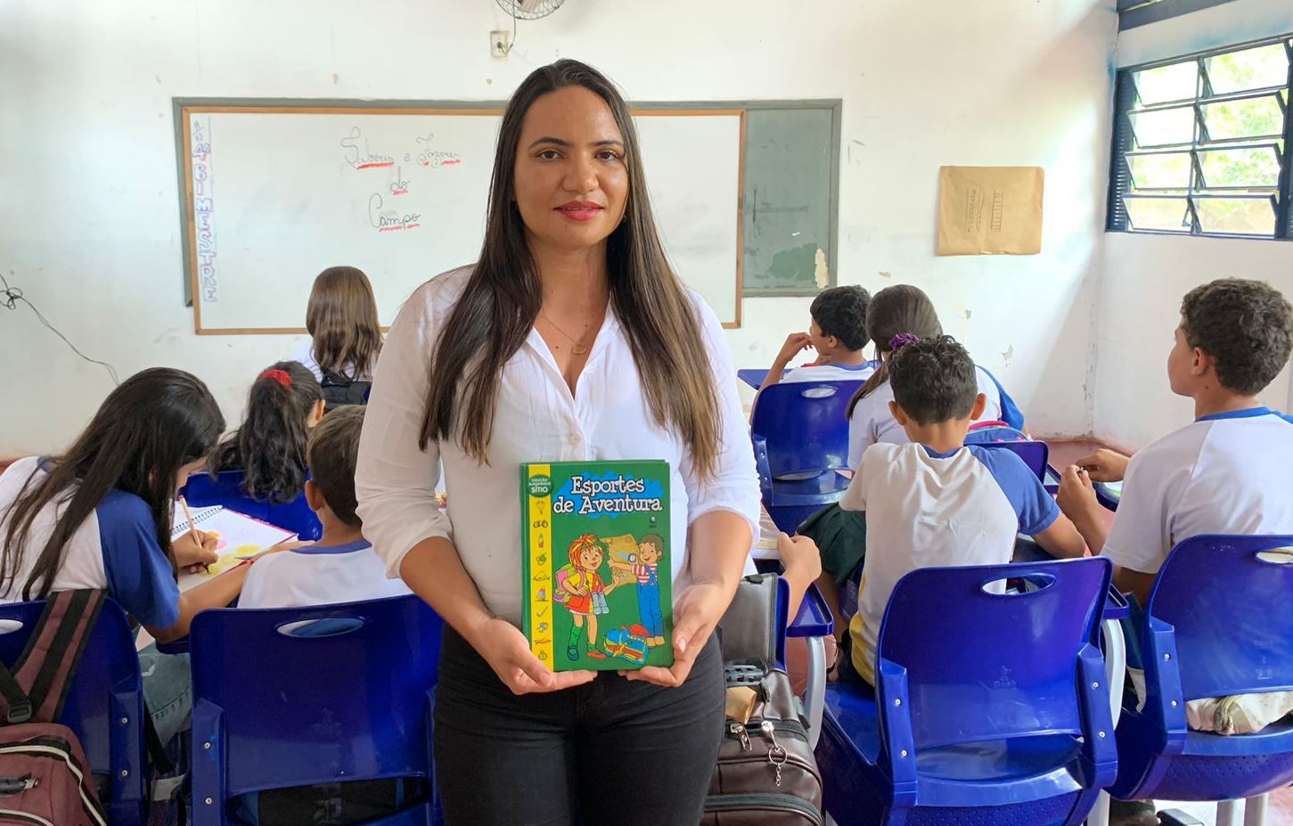  Professora Regina faz a diferença por sua criatividade na sala de aula 