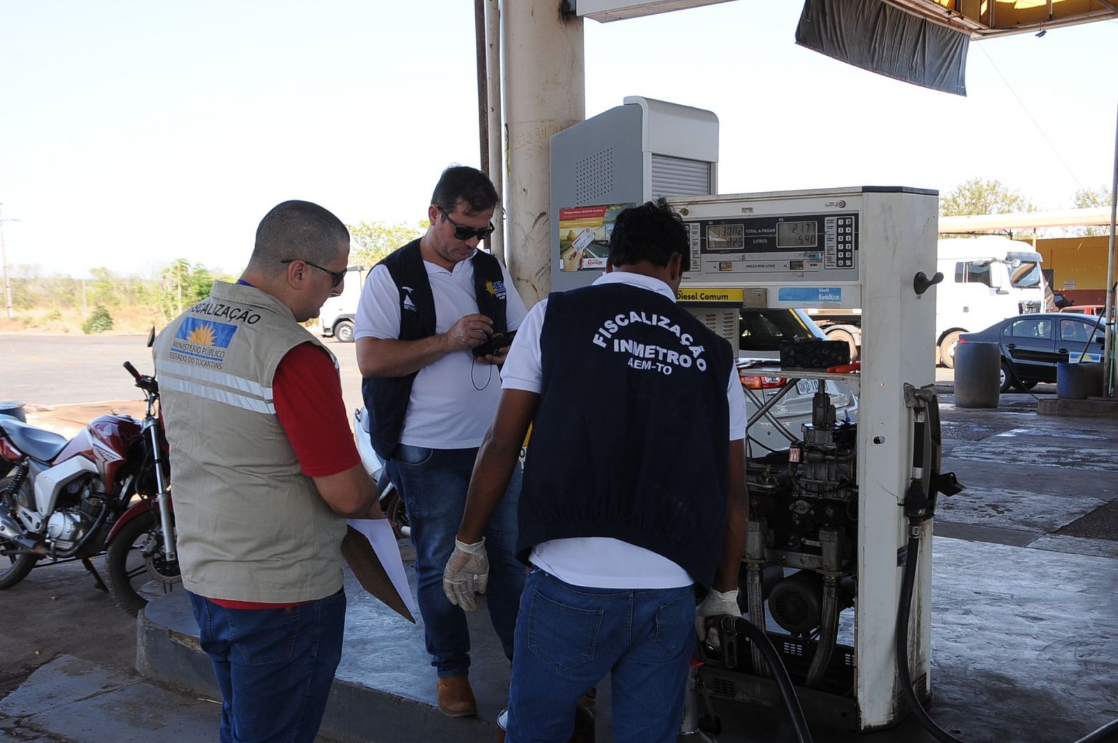  Equipe técnica da Metrologia Estadual realiza operações periódicas de verificação de bombas de combustível