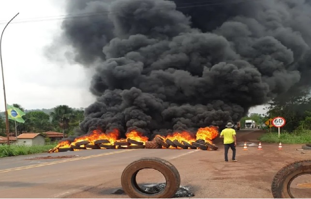 BR-226 teve protesto em Wanderlândia — Foto: PRF/Divulgação