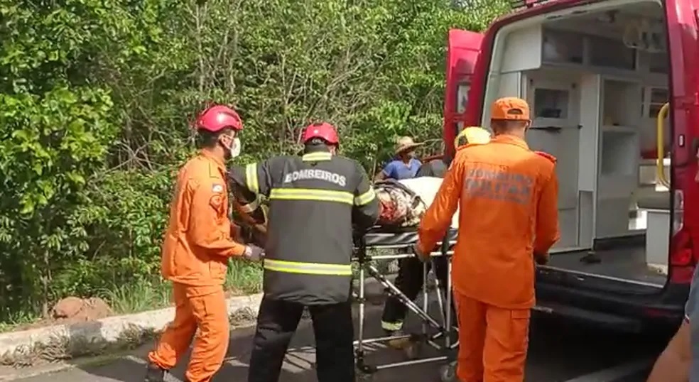 Feridos foram levados para o Hospital Municipal de Colinas — Foto: Divulgação/Bombeiros