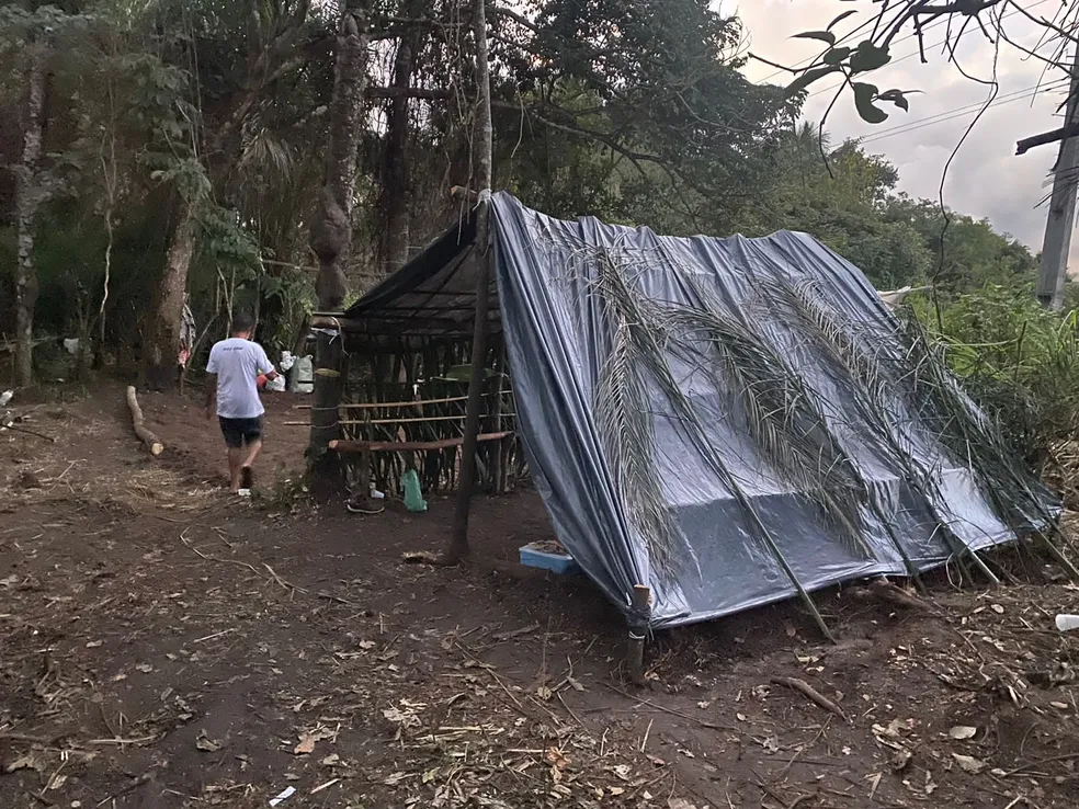 As 12 pessoas estavam acampadas e saíram voluntariamente do local — Foto: Divulgação/PMTO